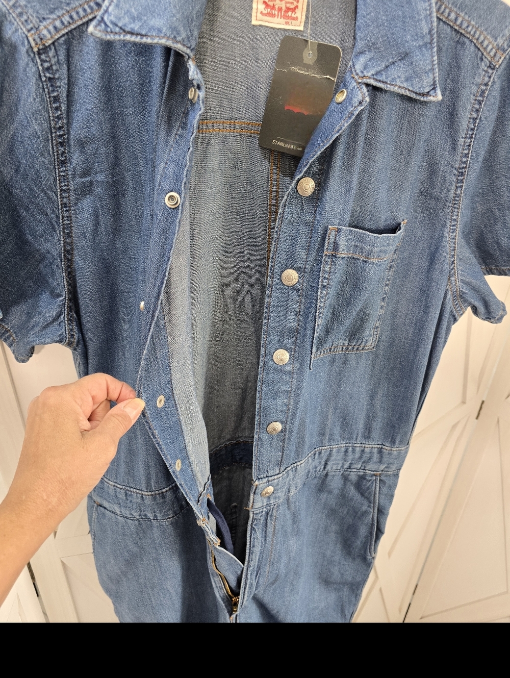 Levi's Women's Blue Denim Standard Fit One-Piece Short-Sleeve Coveralls (NWT) - Picture 6 of 14